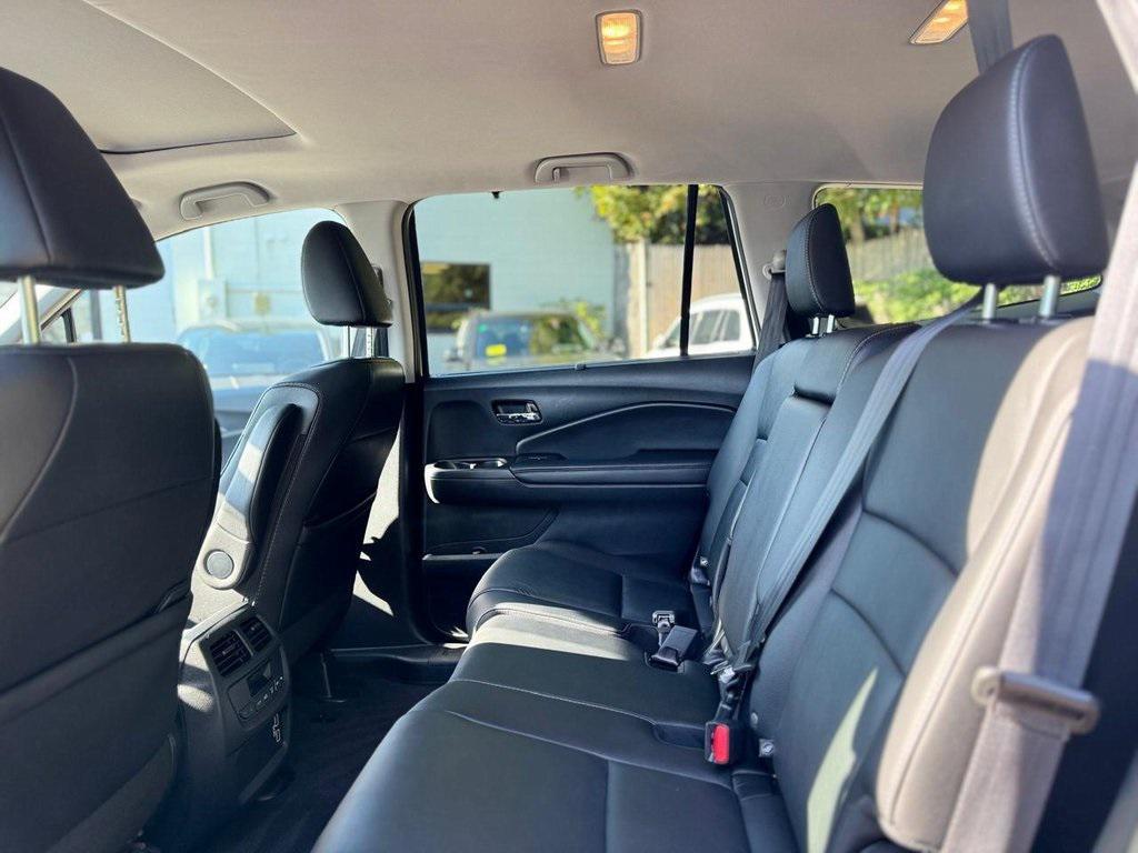 used 2022 Honda Pilot car, priced at $30,400