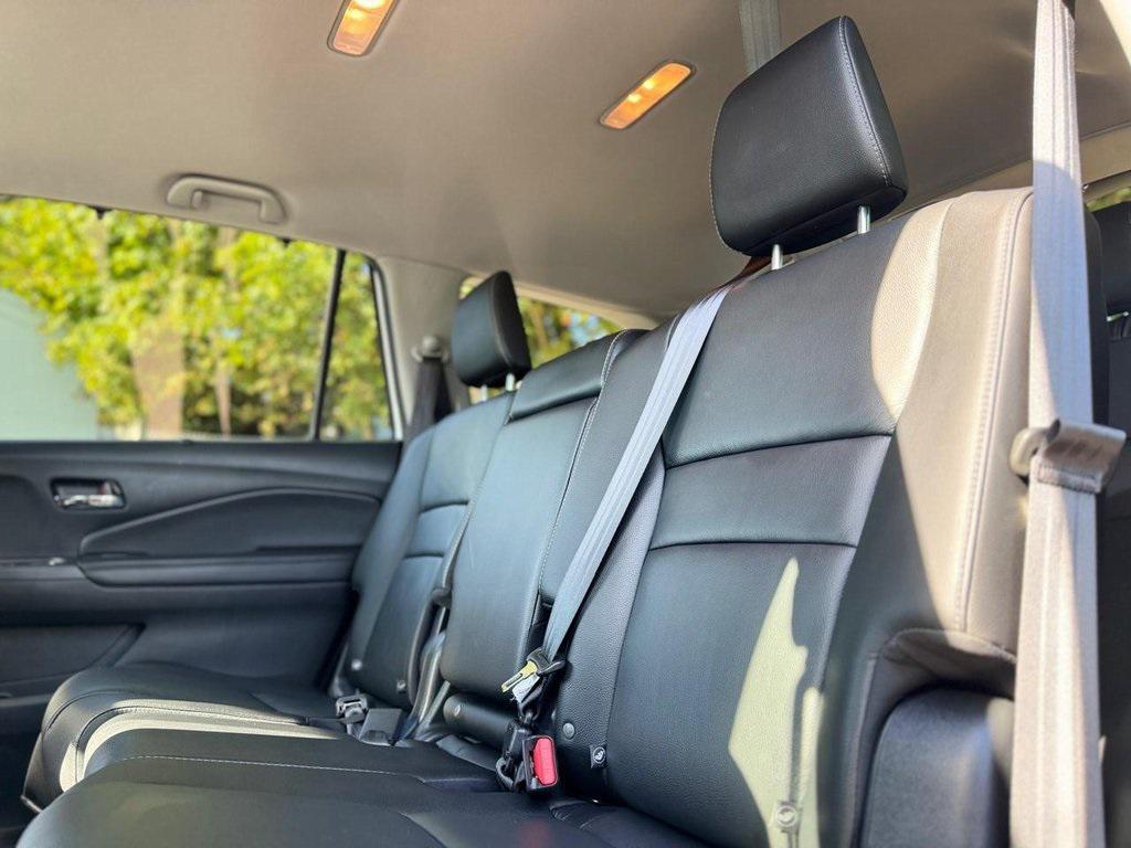 used 2022 Honda Pilot car, priced at $30,400