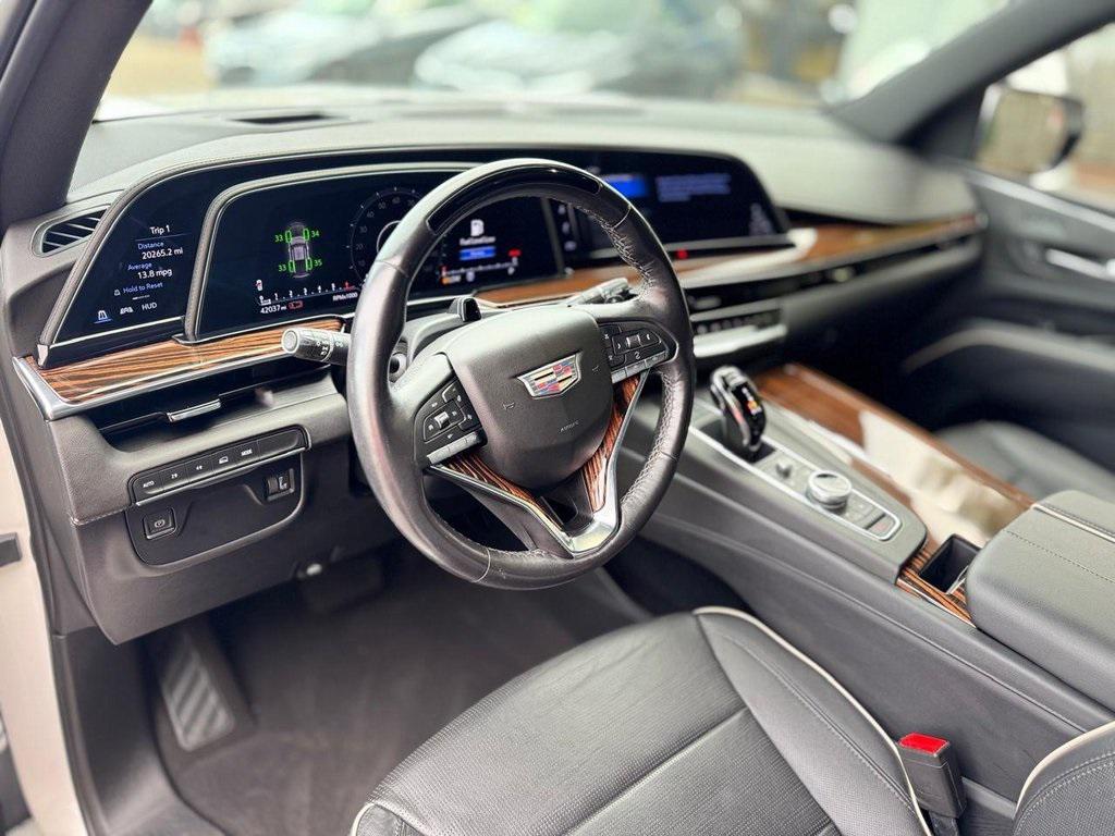 used 2022 Cadillac Escalade ESV car, priced at $62,900