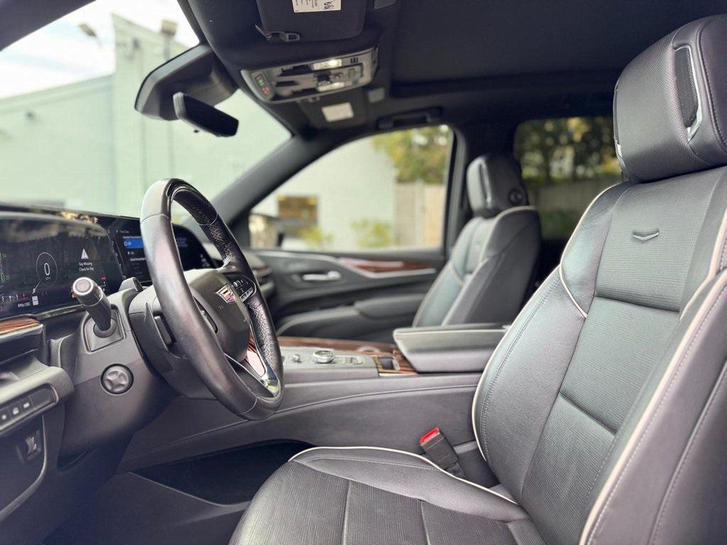 used 2022 Cadillac Escalade ESV car, priced at $62,900