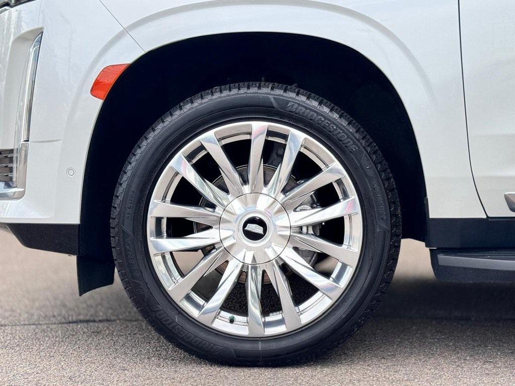 used 2022 Cadillac Escalade ESV car, priced at $62,900