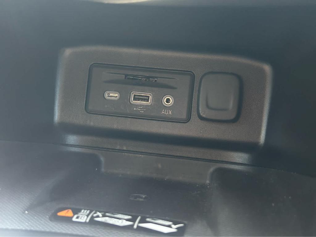 used 2021 Chevrolet Equinox car, priced at $23,510