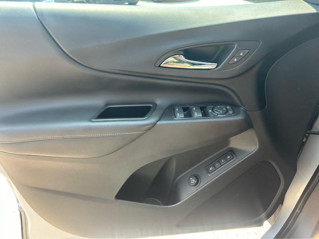 used 2021 Chevrolet Equinox car, priced at $23,510