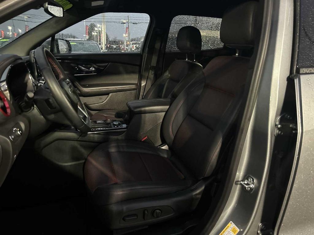used 2025 Chevrolet Blazer car, priced at $35,990