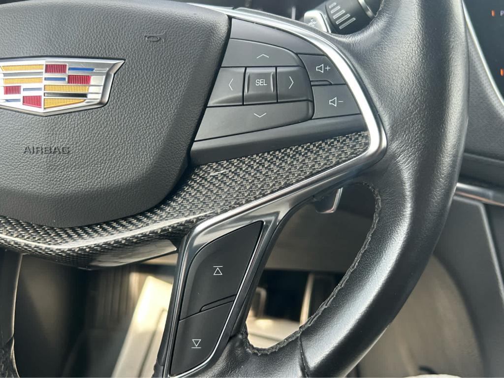 used 2021 Cadillac XT5 car, priced at $25,560