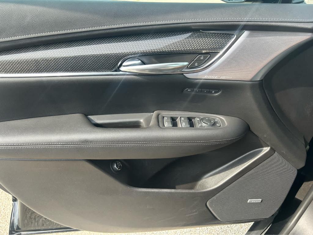 used 2021 Cadillac XT5 car, priced at $25,560