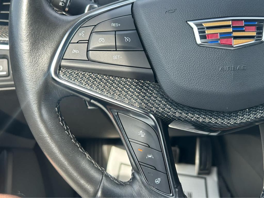 used 2021 Cadillac XT5 car, priced at $25,560