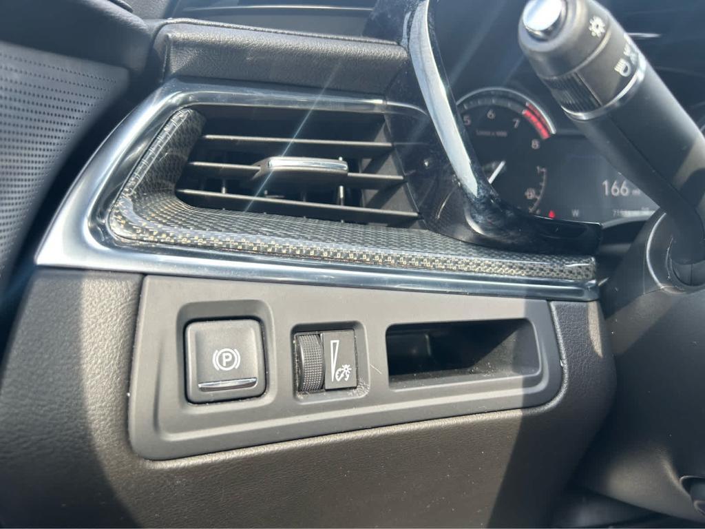 used 2021 Cadillac XT5 car, priced at $25,560