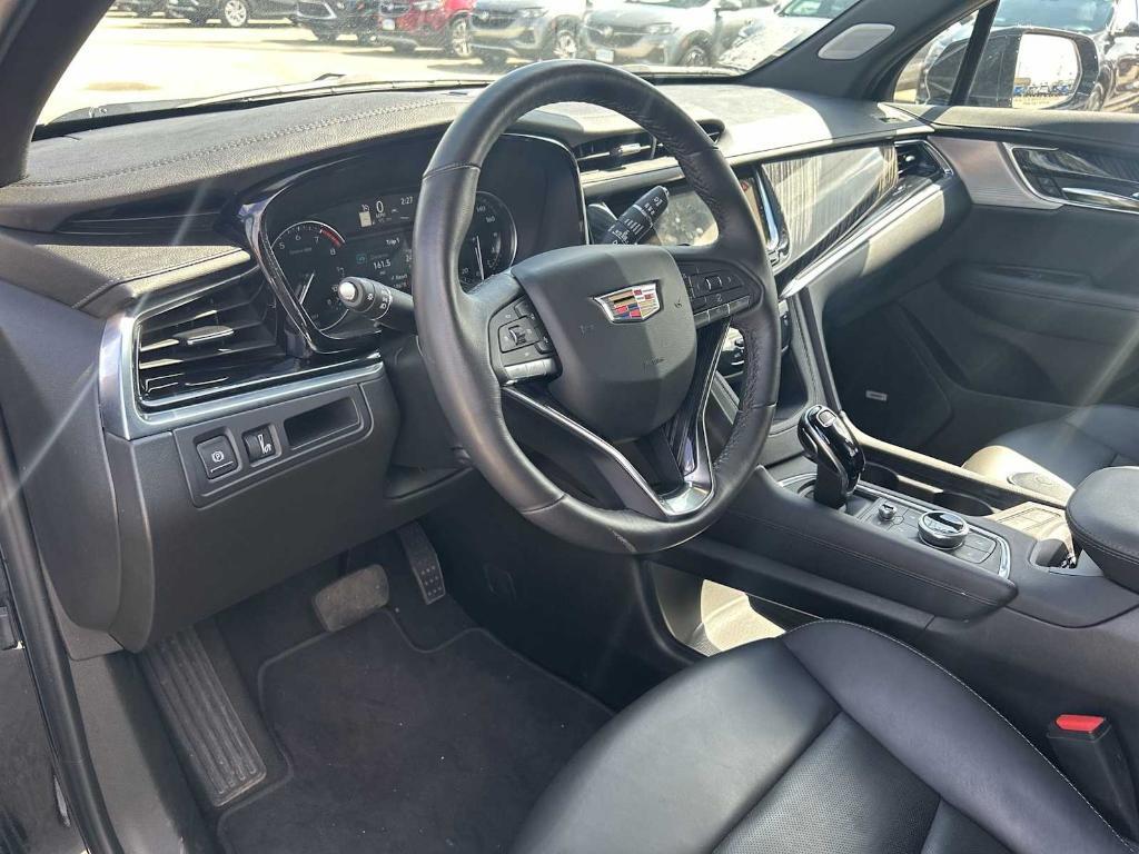 used 2025 Cadillac XT6 car, priced at $47,800