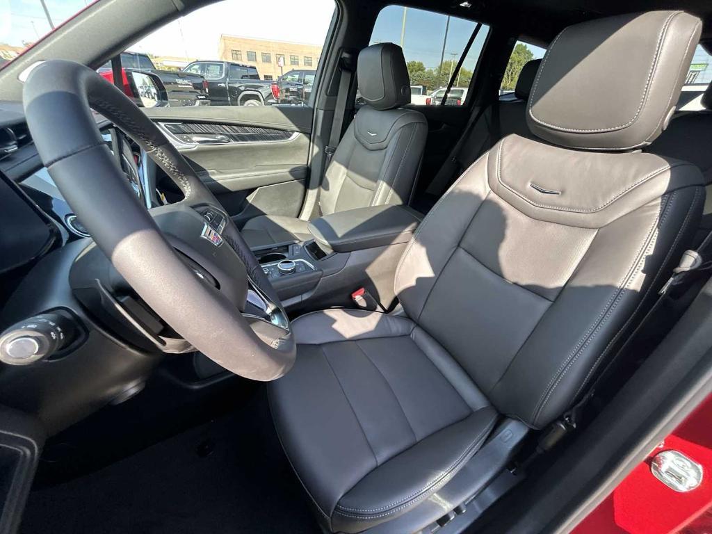 new 2025 Cadillac XT6 car, priced at $58,915