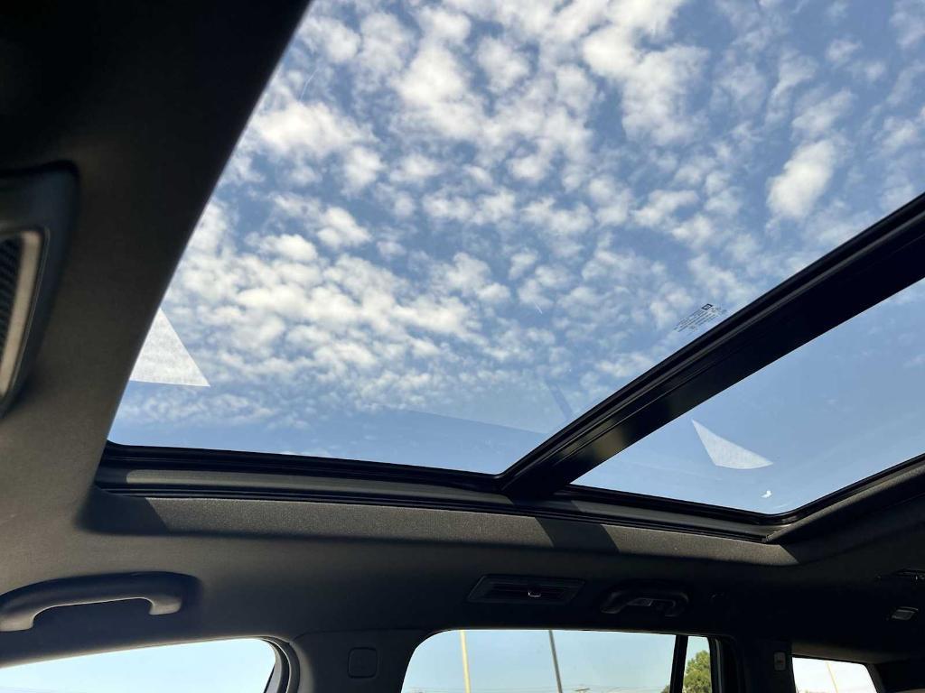 new 2025 Cadillac XT6 car, priced at $58,915