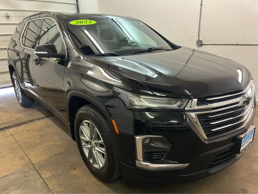 used 2023 Chevrolet Traverse car, priced at $32,875