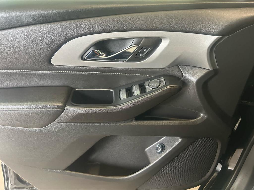 used 2023 Chevrolet Traverse car, priced at $29,660