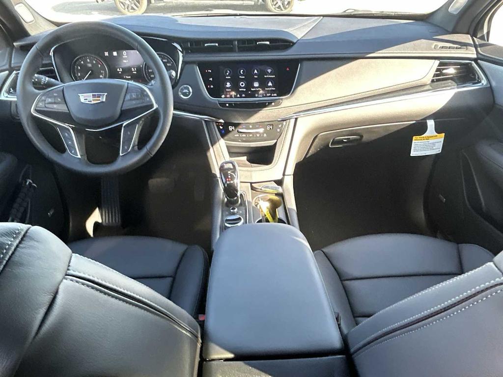 new 2025 Cadillac XT5 car, priced at $60,090