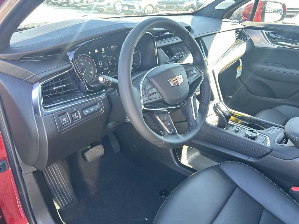 new 2025 Cadillac XT5 car, priced at $60,090