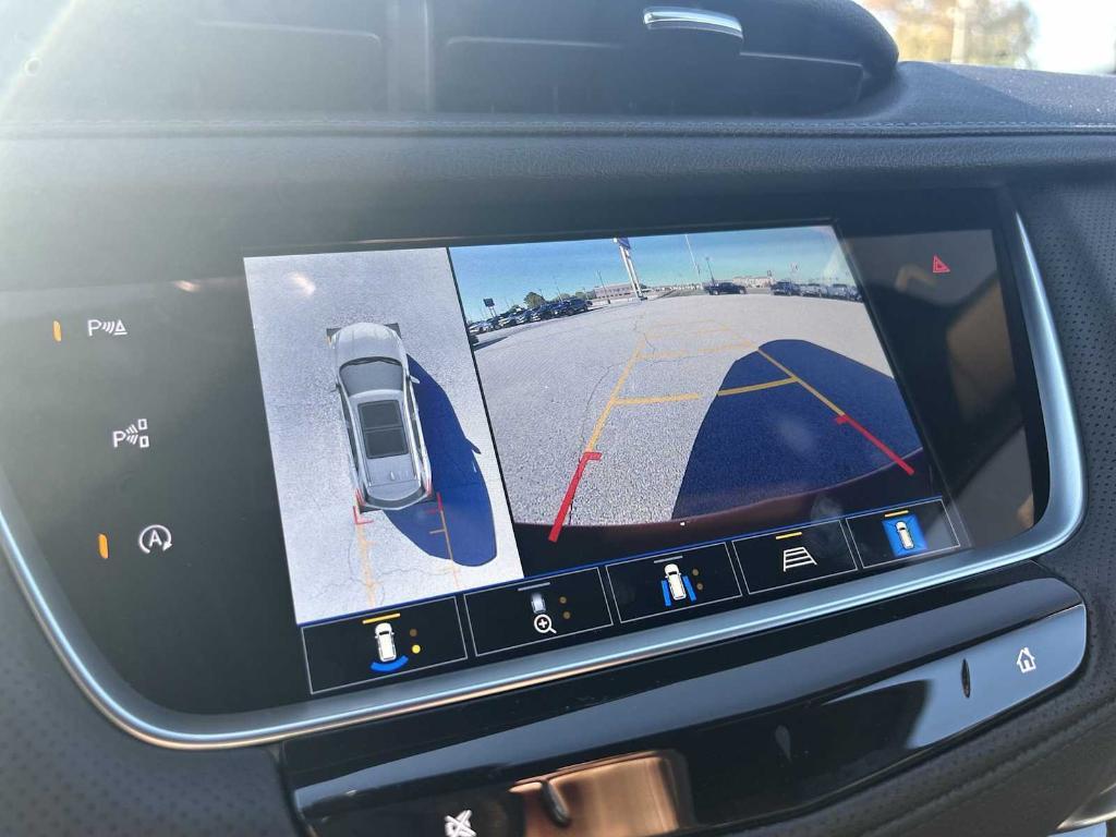 new 2025 Cadillac XT5 car, priced at $60,090