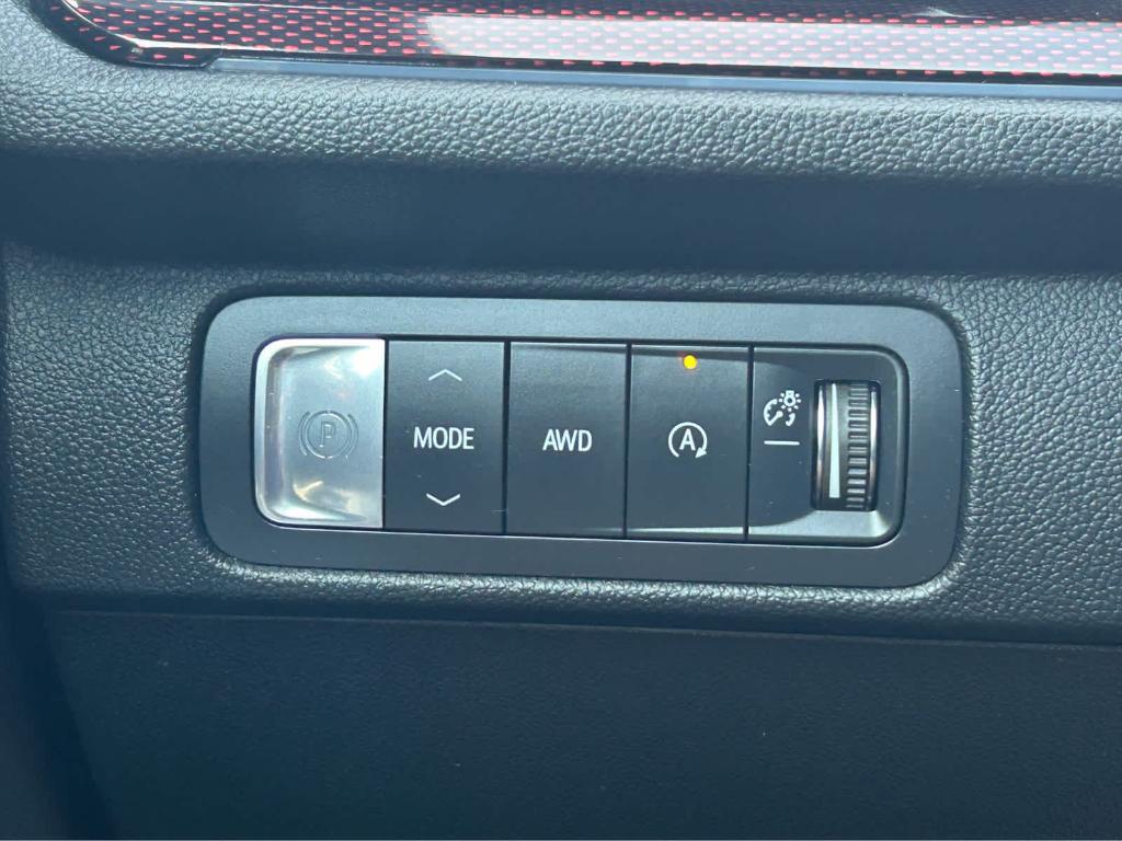 used 2024 Chevrolet Traverse car, priced at $44,460