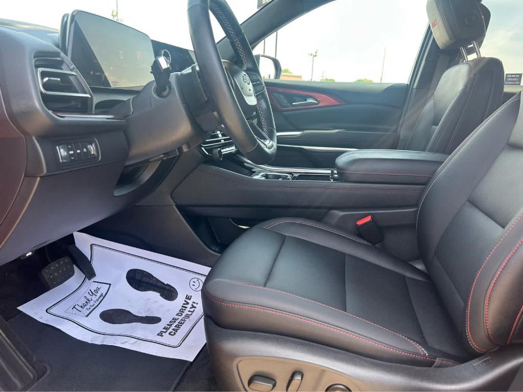 used 2024 Chevrolet Traverse car, priced at $44,460
