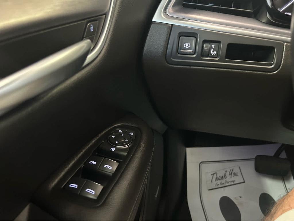used 2023 Cadillac XT5 car, priced at $32,960