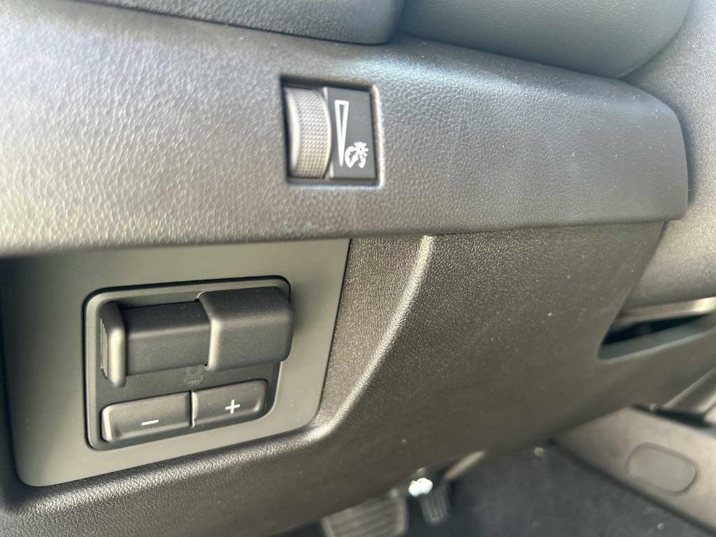 new 2025 GMC Canyon car, priced at $37,956