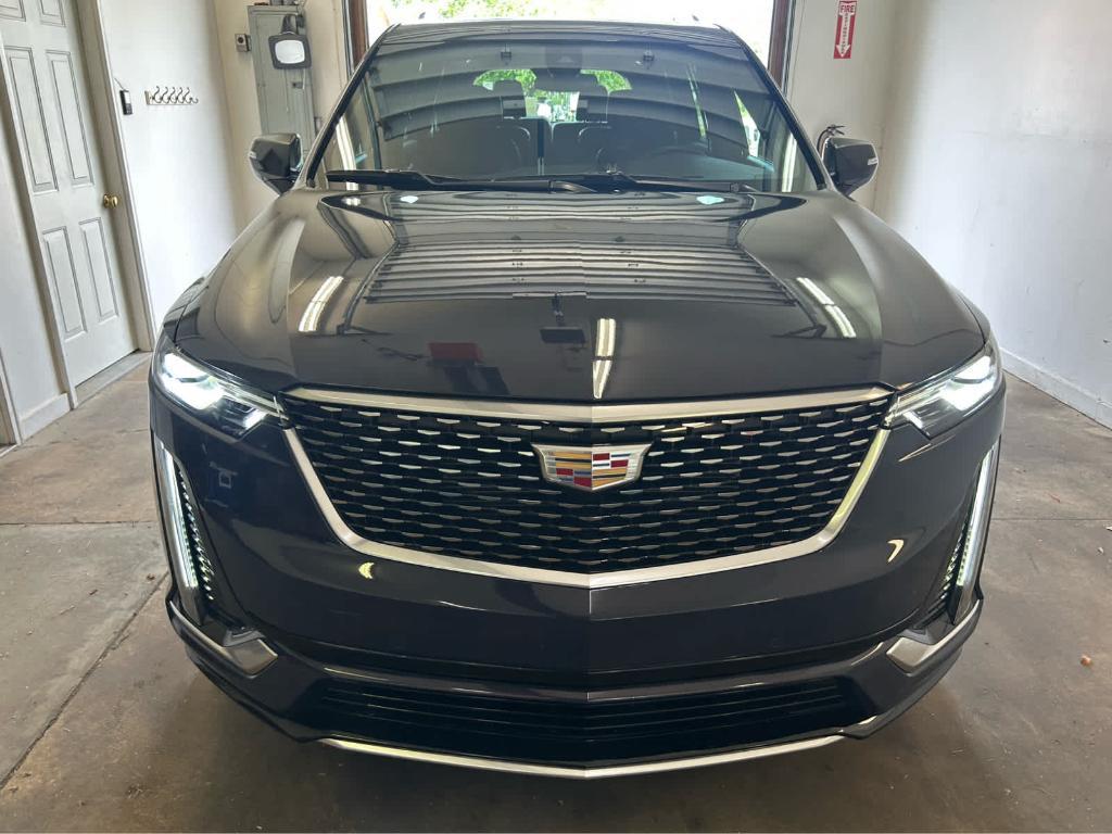 used 2025 Cadillac XT6 car, priced at $54,995