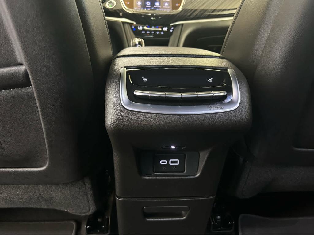 used 2025 Cadillac XT6 car, priced at $54,995