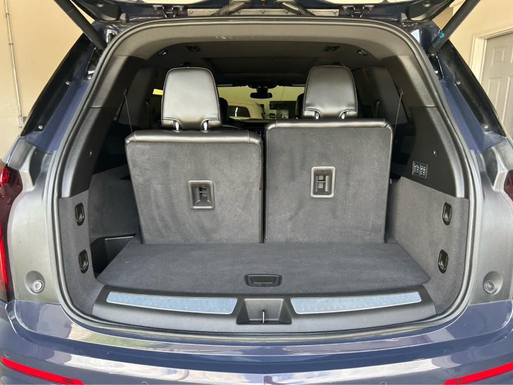 used 2025 Cadillac XT6 car, priced at $54,995