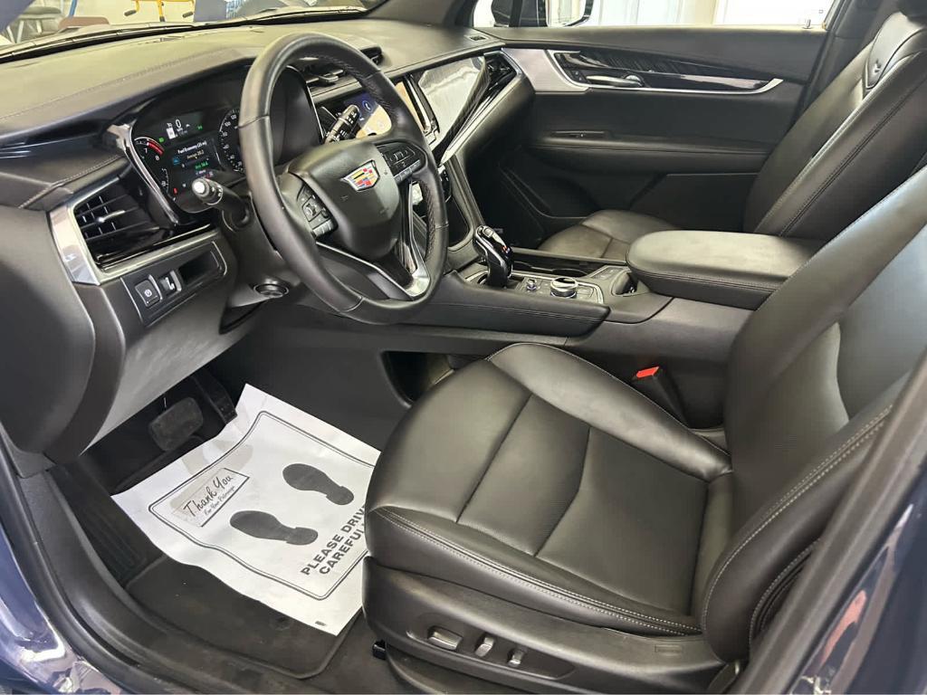 used 2025 Cadillac XT6 car, priced at $54,995