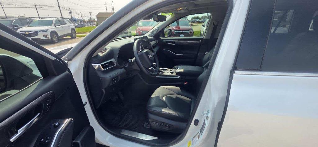 used 2024 Toyota Highlander car, priced at $50,990
