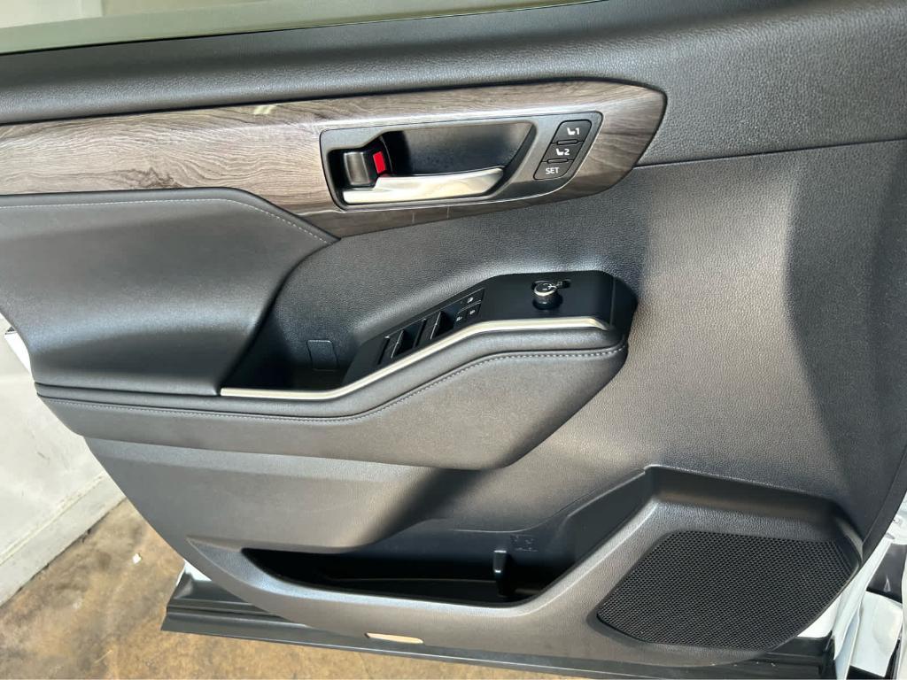 used 2024 Toyota Highlander car, priced at $47,880
