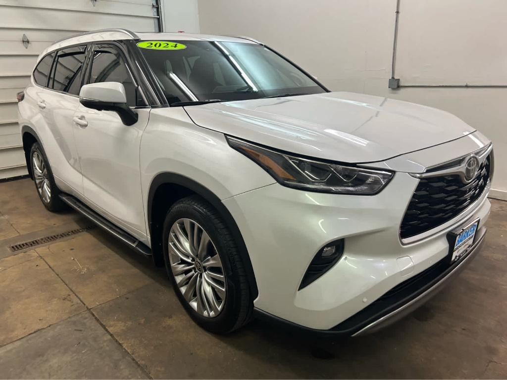 used 2024 Toyota Highlander car, priced at $50,990