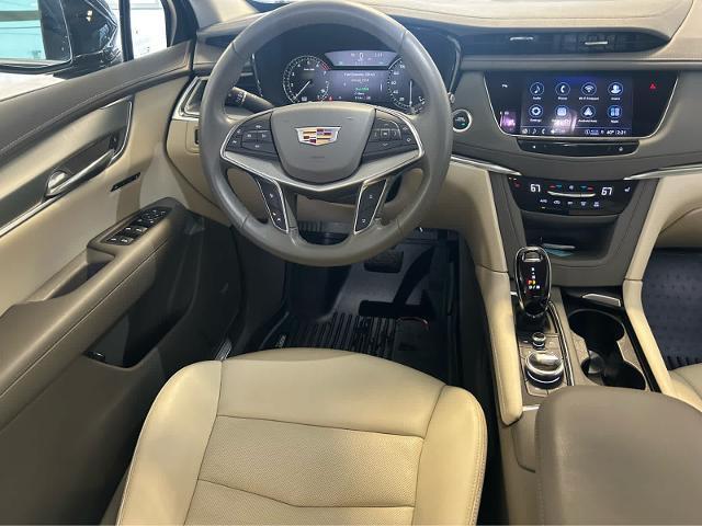 used 2022 Cadillac XT5 car, priced at $30,900