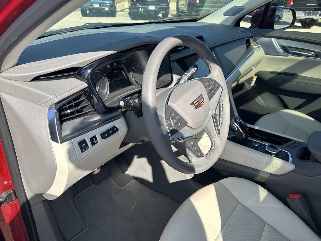 new 2025 Cadillac XT5 car, priced at $60,090