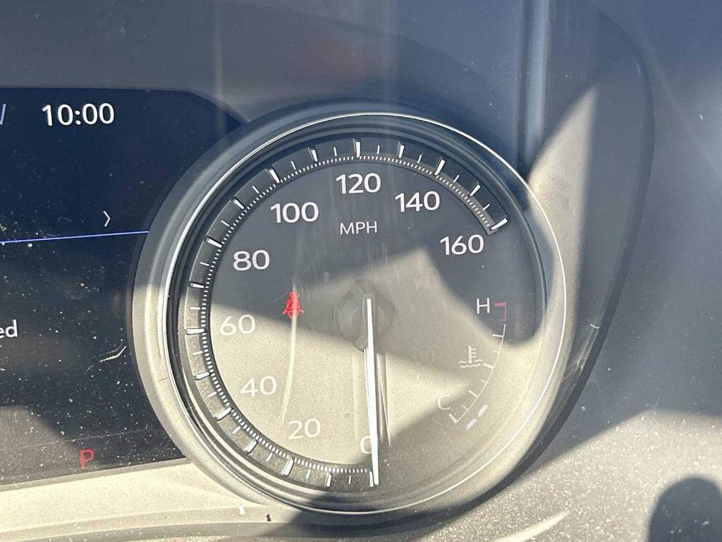 new 2025 Cadillac XT5 car, priced at $60,090