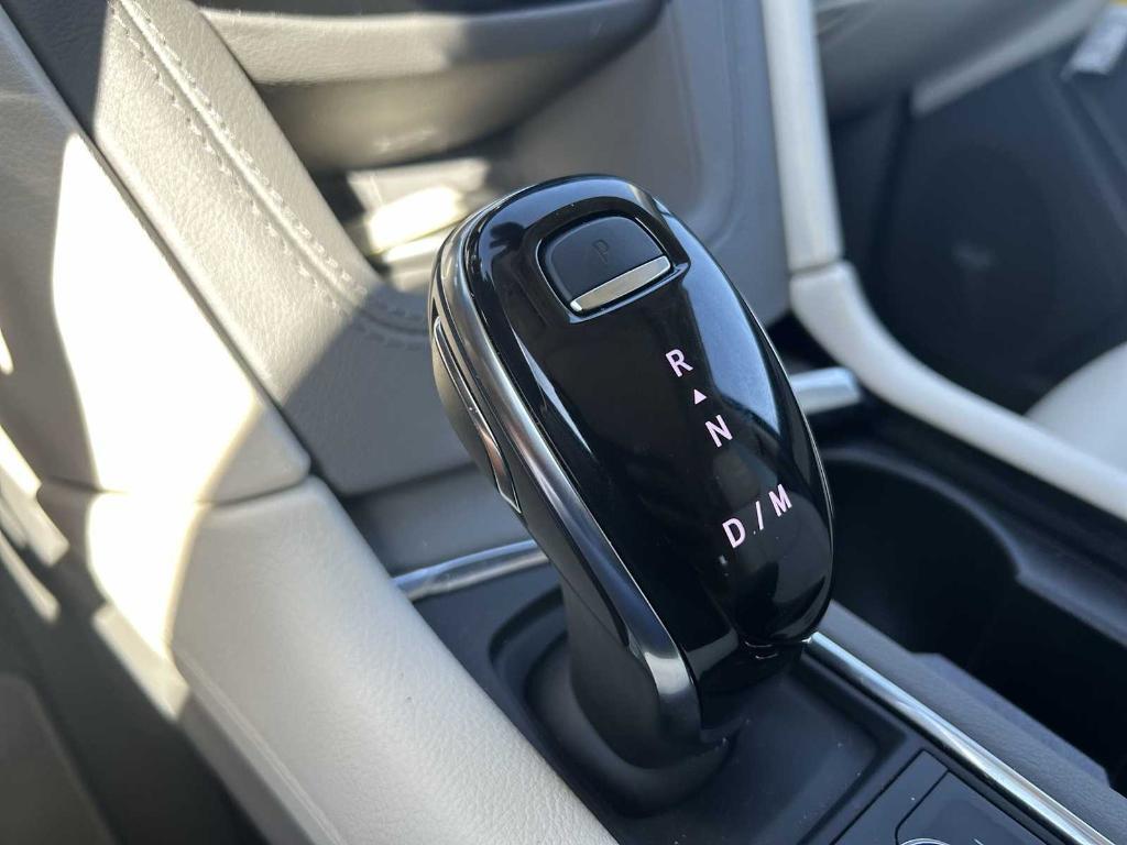 new 2025 Cadillac XT5 car, priced at $60,090