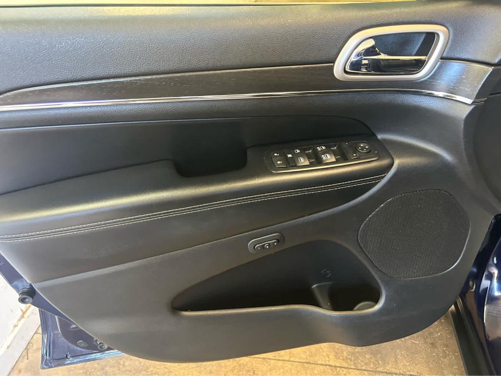 used 2016 Jeep Grand Cherokee car, priced at $15,180