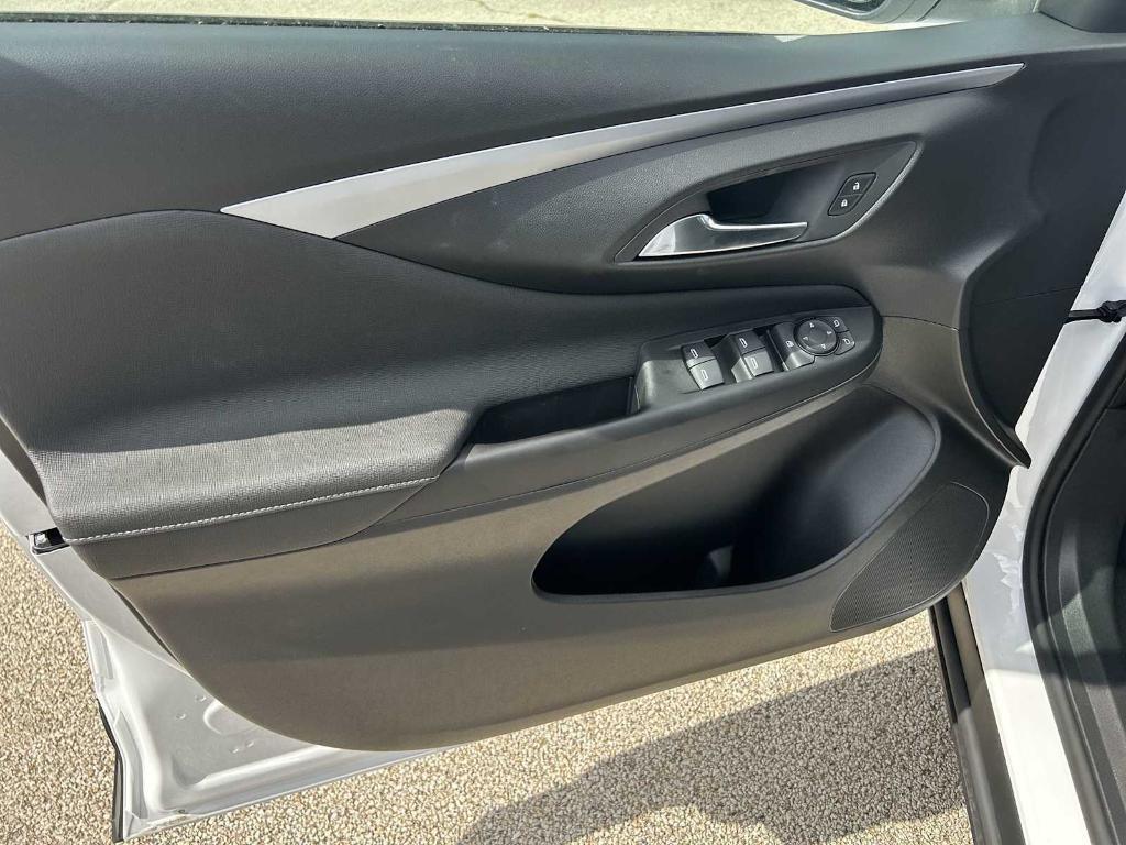 new 2025 Buick Envista car, priced at $23,419