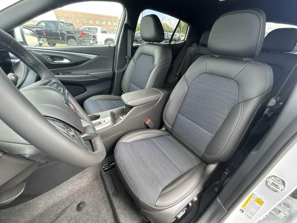new 2025 Buick Envista car, priced at $23,419