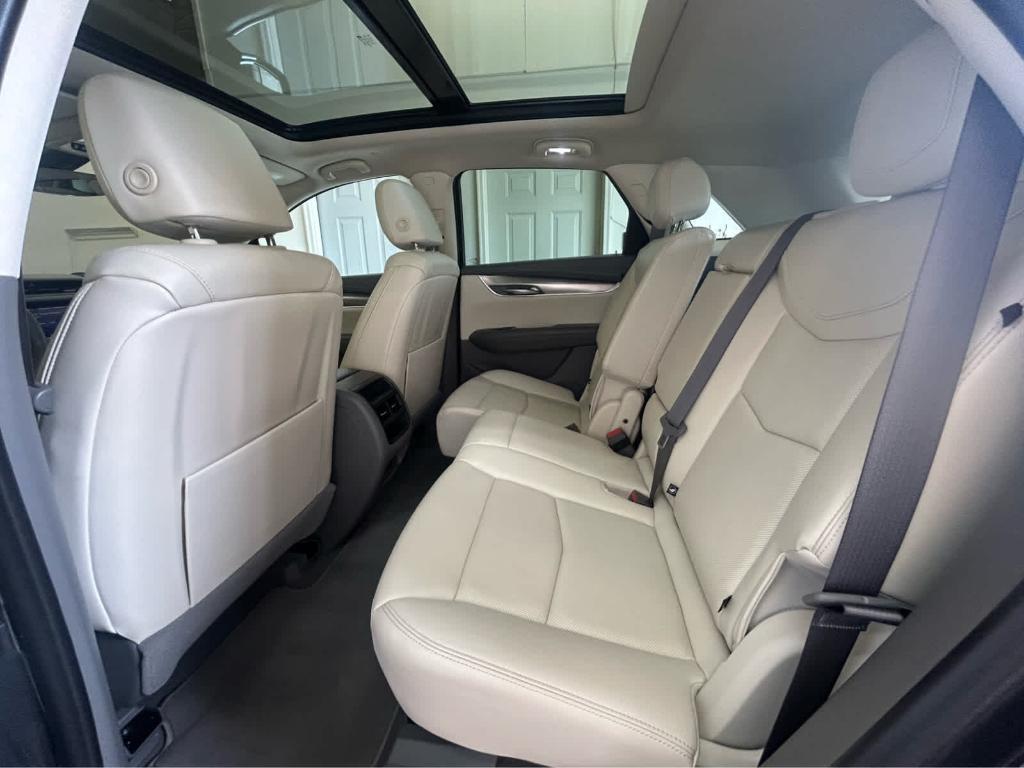 used 2022 Cadillac XT5 car, priced at $36,930