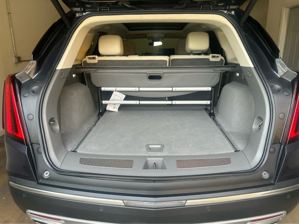 used 2022 Cadillac XT5 car, priced at $36,930