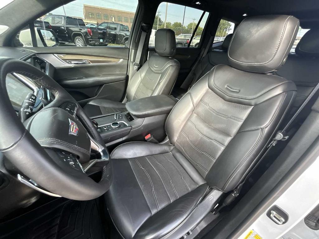 used 2021 Cadillac XT6 car, priced at $24,260