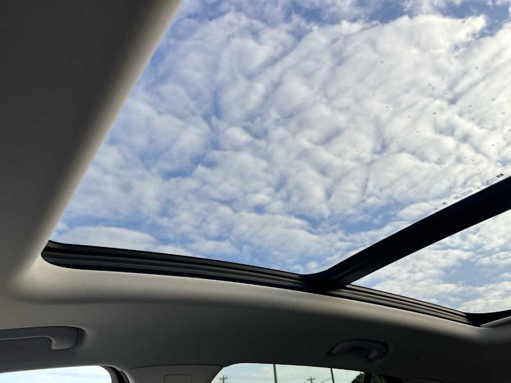 new 2025 Buick Envision car, priced at $38,735