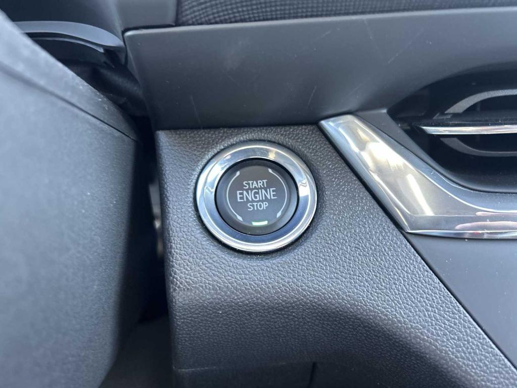 new 2025 Buick Envista car, priced at $22,590