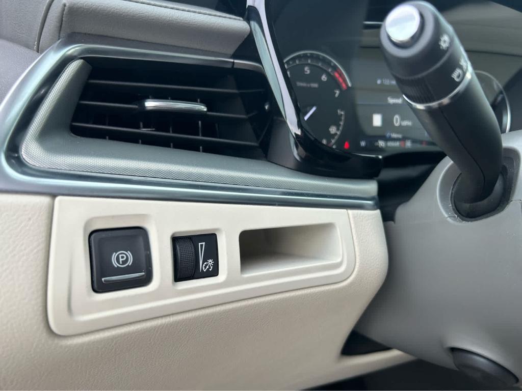 used 2025 Cadillac XT5 car, priced at $39,590