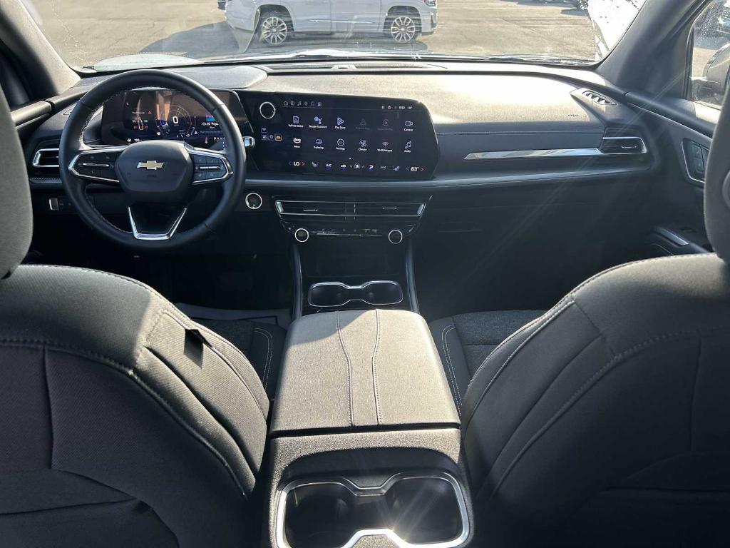 used 2025 Chevrolet Traverse car, priced at $36,290
