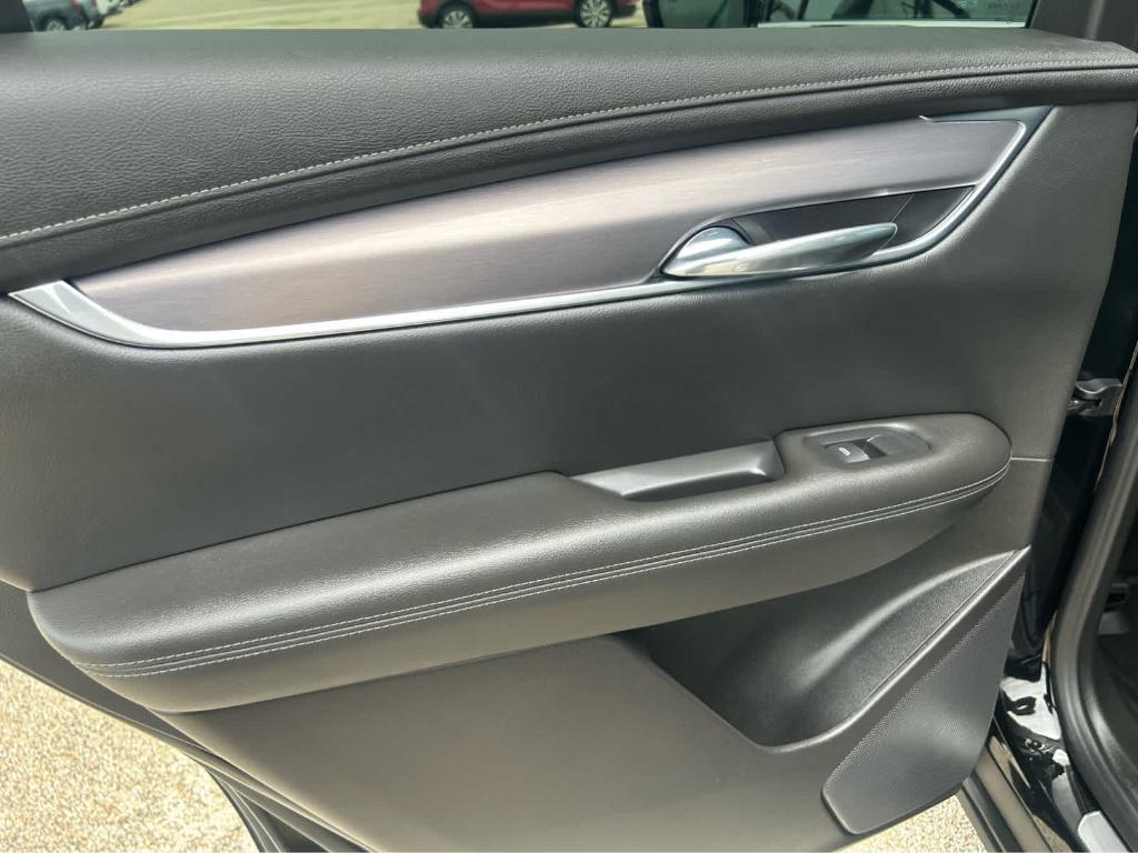 used 2023 Cadillac XT6 car, priced at $36,330