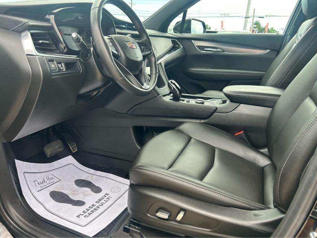 used 2023 Cadillac XT6 car, priced at $36,330