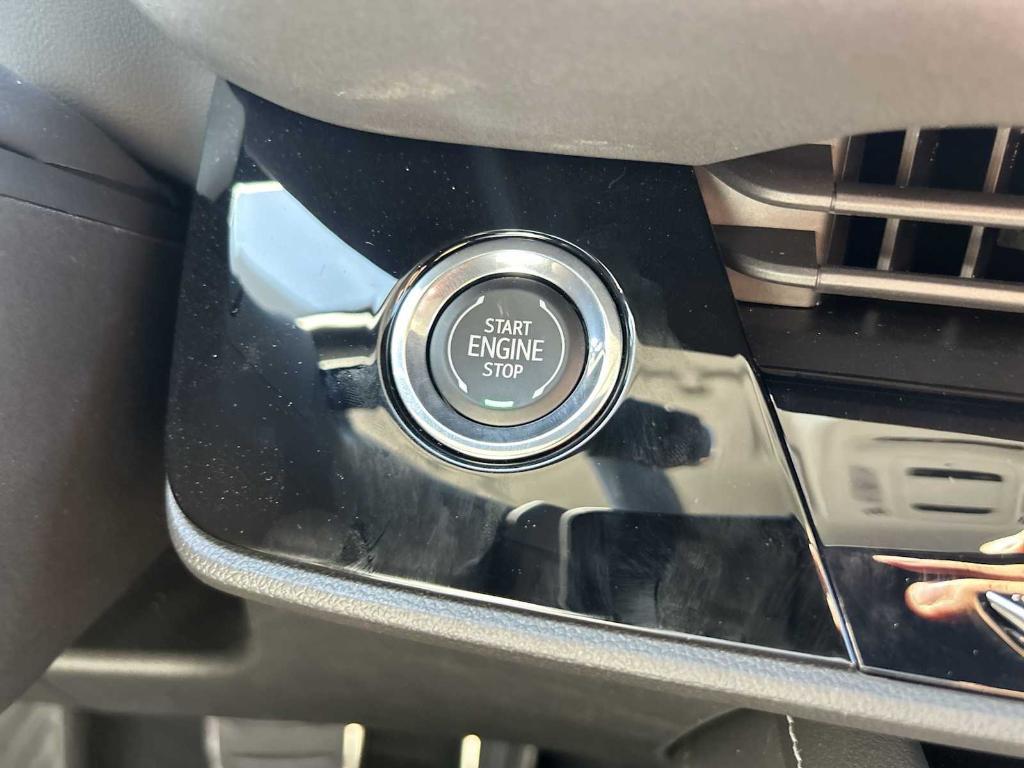 new 2025 Buick Envision car, priced at $38,740