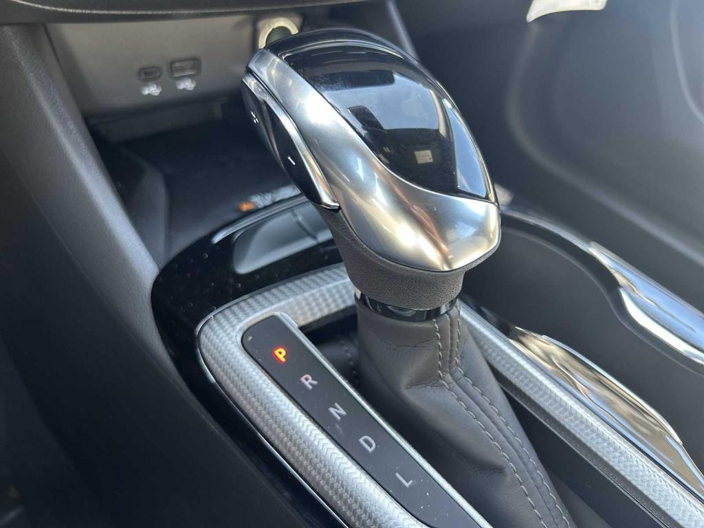 new 2025 Buick Envista car, priced at $27,556
