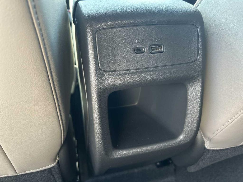 new 2025 Buick Envista car, priced at $27,556